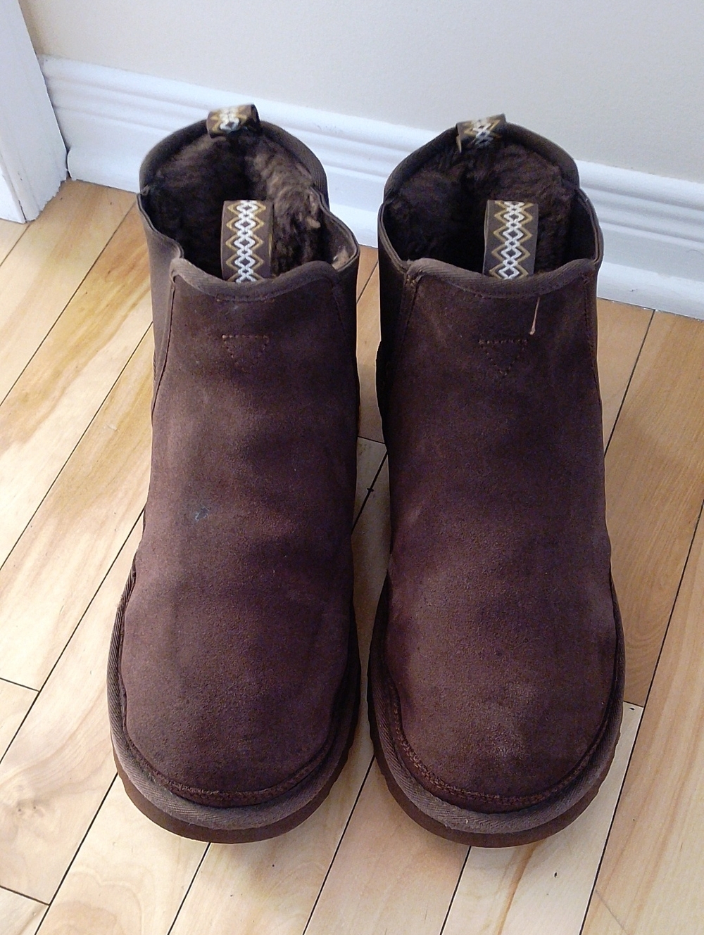 UGG Men's Neumel Chelsea Classic Boot